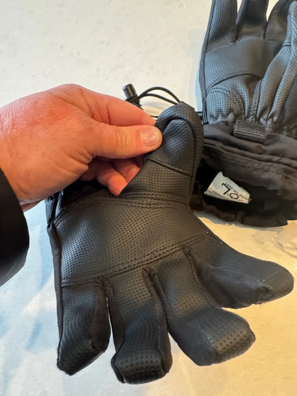 Swany Kids Black Ski Mittens with Adjustable Strap